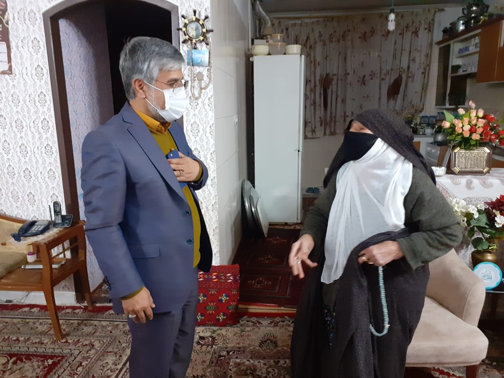 دیدار مهندس میرفانی شهردار نیشابور با خانواده شهیدان