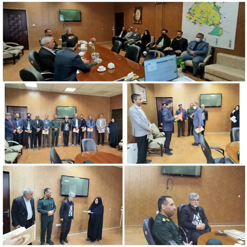 تجلیل از مسئولان بسیج شهرداری نیشابور و سازمان‌های تابعه در آیین بزرگداشت هفته بسیج