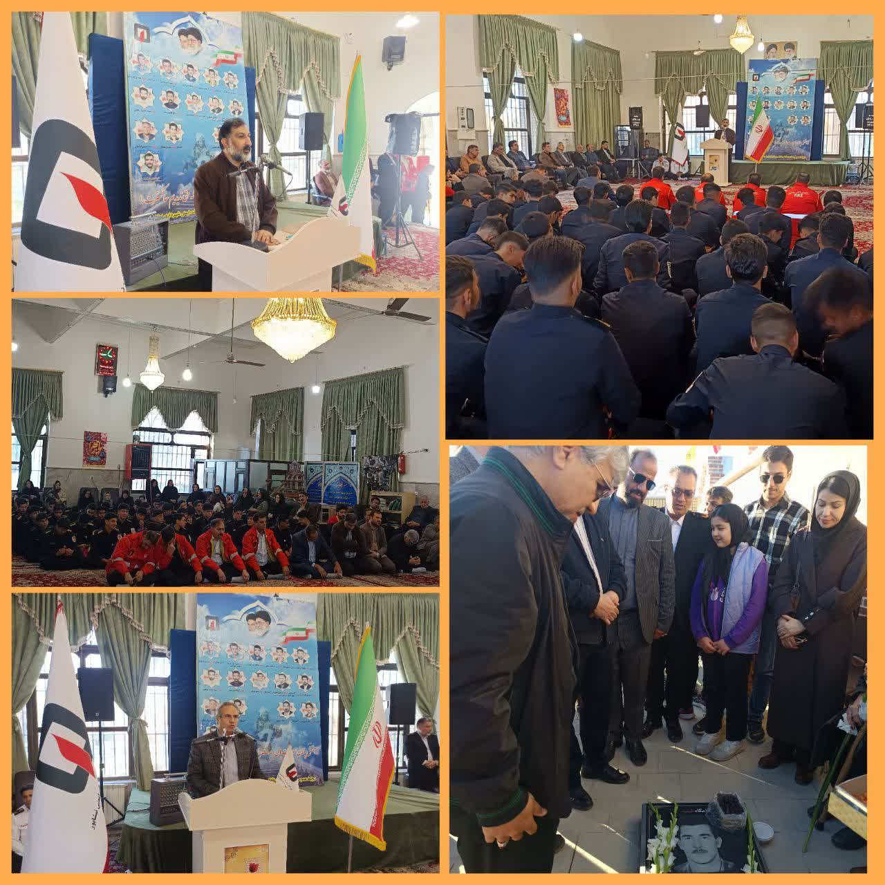 همزمان با بیست و دومین سالگرد حادثه انفجار قطار یاد و خاطره آتش نشانان و خدمتگزاران شهر گرامی داشته شد  آیین گرامیداشت بیست و دومین سالگرد شهادت آتش نشانان و خدمتگزاران شهر در حادثه تلخ و ناگوار انفجار قطار در ایستگاه خیام در محل بقعه فضل بن شاذان برگزار شد.