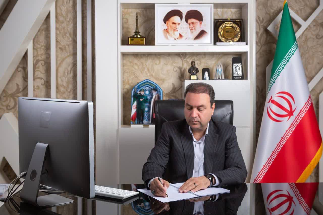 پیام تبریک معاون استاندار و فرماندار ویژه شهرستان نیشابور به مناسبت روز شهردار:  🔹《به‌نام خداوند جان و خرد》  🔹بیست و پنجم اسفندماه، سالروز شهادت سردار سرافراز اسلام، شهید مهدی باکری، یادآور ایثار، فداکاری و مدیریت جهادی در راه خدمت به مردم و اعتلای ایران اسلامی است.  🔹نام گذاری چنین روزی، فرصت ارزشمندی برای تبیین نقش و اهمیت جایگاه نهاد خدمت رسان شهرداری و قدردانی از کسانی است که حاصل زحمات و تلاش های شبانه روزی آن ها، توسعه، عمران، آبادانی و رفاه در شهرها را به دنبال دارد.