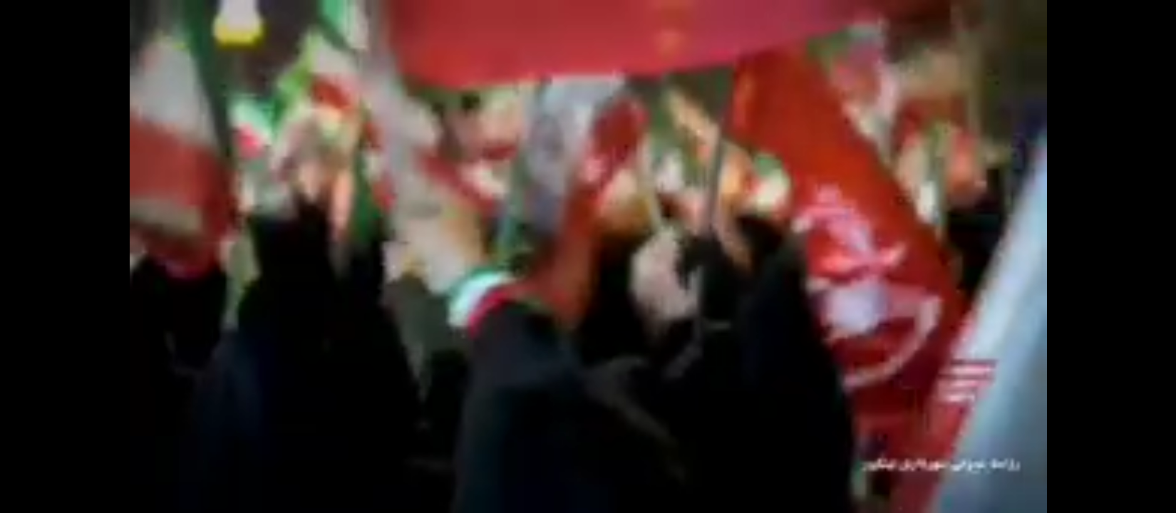 🔻هستیم بر آن عهدی که بستیم  📌حال و هوای شب‌های نیشابور در بولوار فضل و حسینیه امام خمینی(ره)   🇮🇷 میدان زنده است به برکت بعثت مردم  ▫️