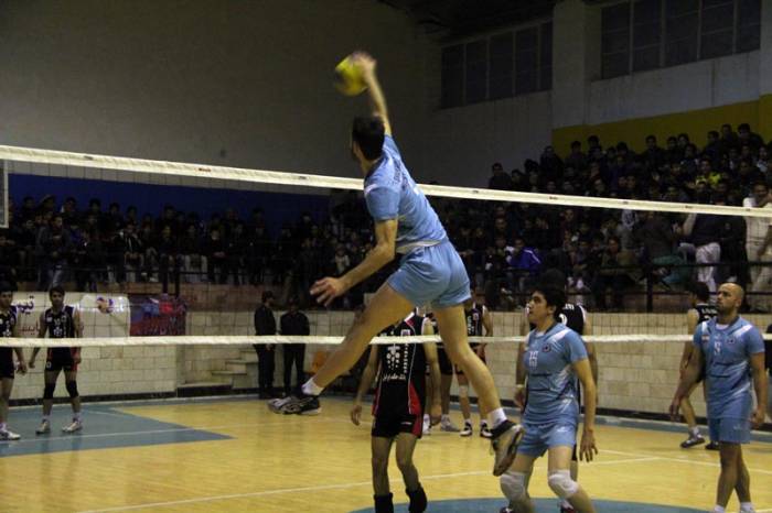 پیروزی قاطع والیبالیست های شهرداری نیشابور برابر رقیب تهرانی