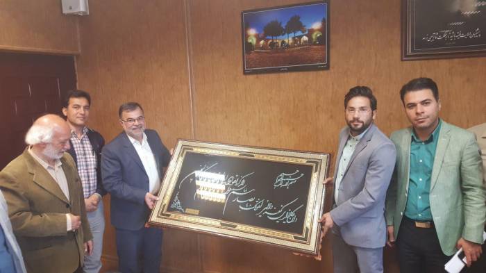  از دریچه دوربین