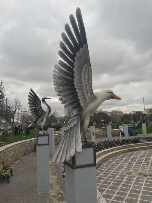 رونمایی از ۱۰ نماد پرنده سیمرغ در نیشابور