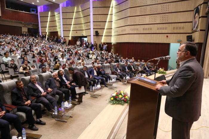  از کارگران نمونه و بازنشستگان شهرداري نیشابور تجلیل شد