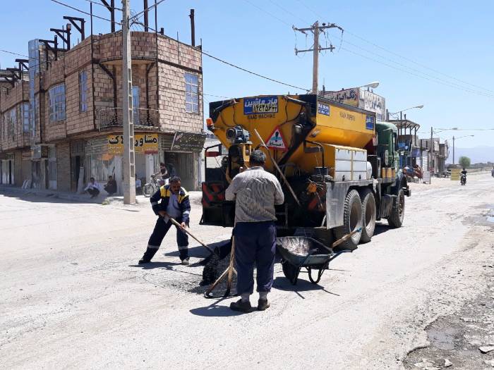 عملیات اجرایی لکه گیری آسفالت و انجام تعهدات مردمی