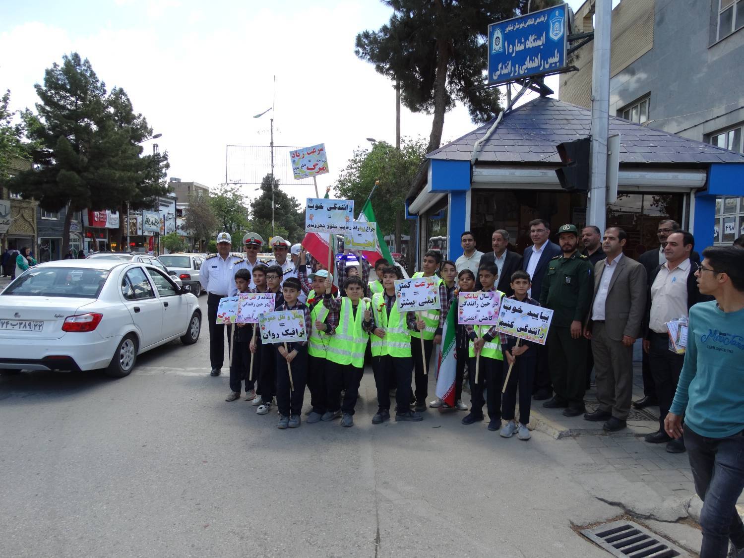 به مناسبت ۷ اردیبهشت "روز ایمنی حمل و نقل" طرح عابریار در نیشابور برگزار شد